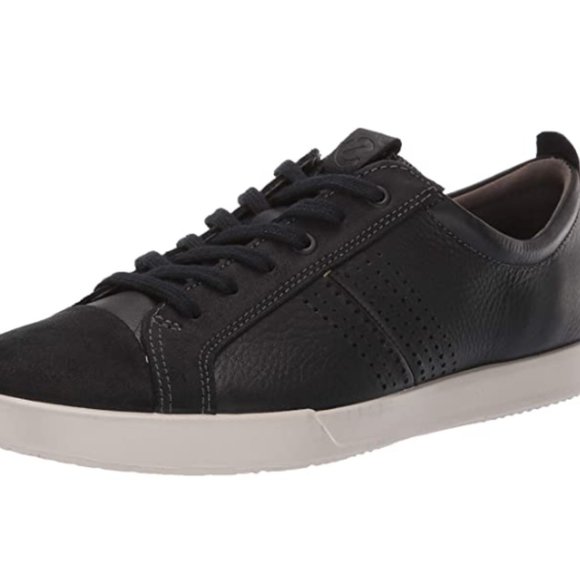 Athletic_Shoes